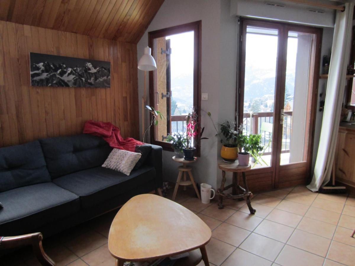 Chez Cat Et Christophe , Chambre Calme Et Lumineuse Chez L'Habitant Avec Vue 吉耶斯特尔 外观 照片